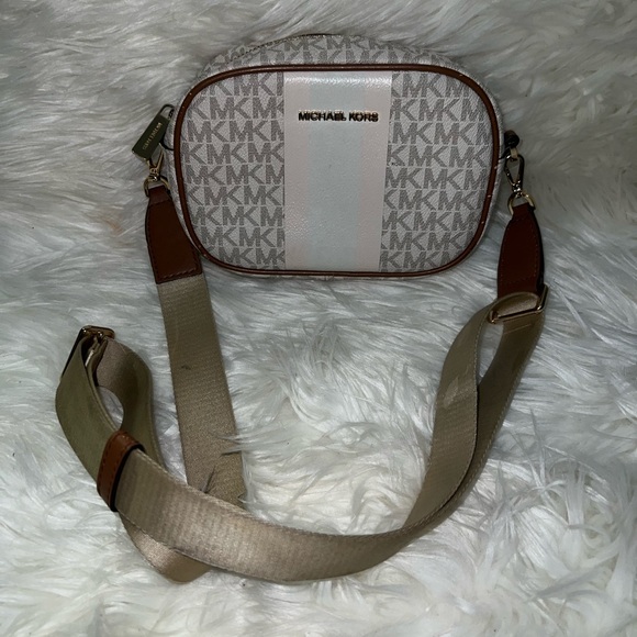 Original Michael Kors Crossbody - Picture 1 of 8